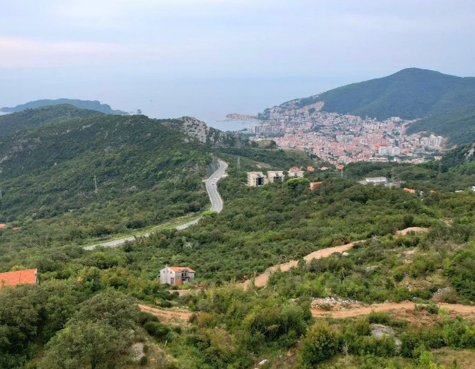 ZU VERKAUFEN – BAUREIFES GRUNDSTÜCK IN MARKOVIĆI, BUDVA